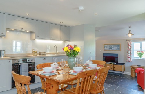 Sutton Cottage | GOLDEN SLACK COTTAGE, family friendly, with open fire in Wincle