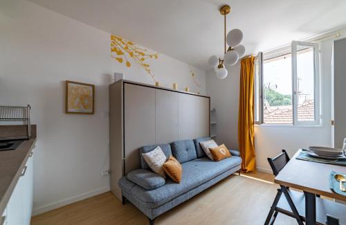 Faubourg Apartment | Golden Studio - View & Provençal Charm