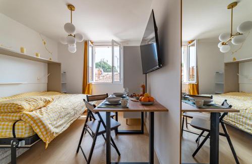 Faubourg Apartment | Golden Studio - View & Provençal Charm