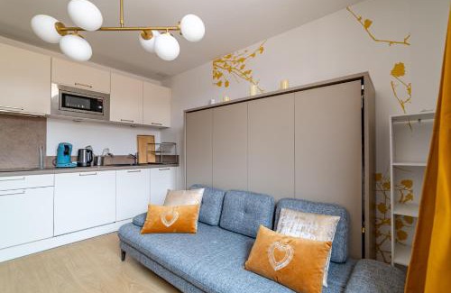 Faubourg Apartment | Golden Studio - View & Provençal Charm