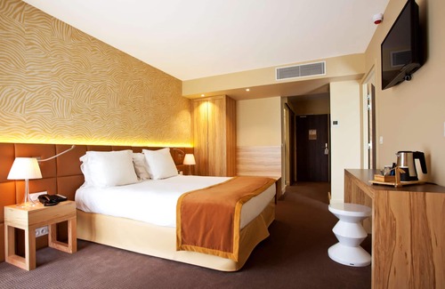 Montfavet Hotel | Golden Tulip Avignon Le Paradou