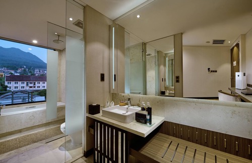 Oro Oro Ombo Hotel | Golden Tulip Holland Resort