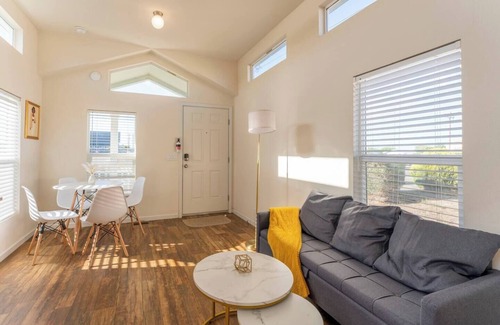 Fort Bragg House | GoldenGlow! DTFB. SameDayBooking