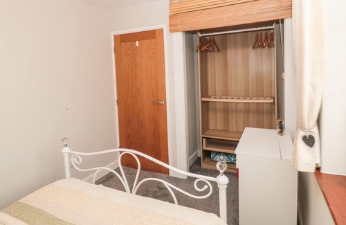 Haydon Bridge Cottage | GOLDFINCH, country holiday cottage, with a garden in Haydon Bridge