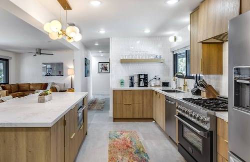 Racquet Club South House | GoldFinger - Recently Renovated Palm Springs Luxury
