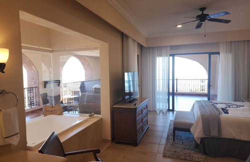 Loreto Resort | Golf a stunning TPC course, relax in luxury in beautiful Danzante Bay in Baja MX