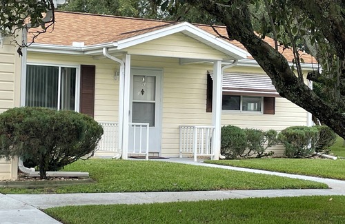 Summerfield House | Golf cart access to the villages from the community of Spruce Creek.