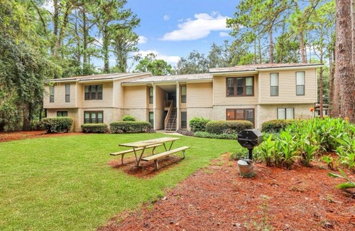Saint Simons Island Condo | Golf Cart included Cozy 2-bedroom 2-bth condo @ ISLAND RETREAT St. Simons Island