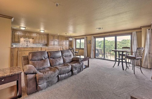 Afton Apartment | Golf Course and Lake Views Cozy Afton Condo!