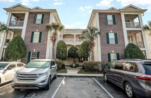 Carolina Forest Condo | ~Golf Course Condo with Pool & Jacuzzi!! Sleeps 6!