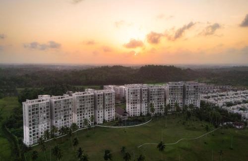 Polgasowita Apartment | Golf Course Retreat - Pool,Parking,Wi-fi & Sunset