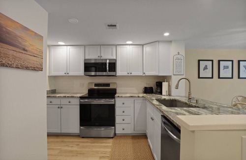 Sea Pines Condo | GOLF COURSE VIEWS, PRIME SEA PINES LOCATION – WALK TO EVERYTHING!