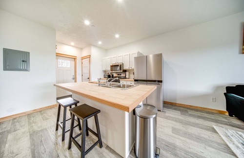 Erie Condo | Golf Course View: Centrally Located Condo in Erie