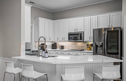 Garland House | Golf Course View Spacious 4-bedroom house near George Bush Highway