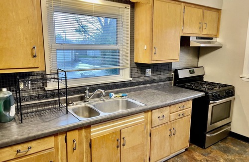 South Bend House | Golf View, Beautiful house, walk to ND, safe area