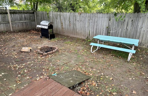 South Bend House | Golf View, Beautiful house, walk to ND, safe area