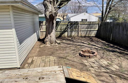 South Bend House | Golf View, Beautiful house, walk to ND, safe area