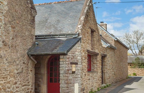 Arradon House | Golfe at 80m, Maison Matelot, fenced and landscaped garden, wifi