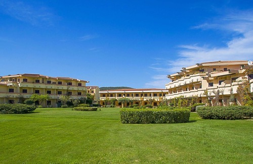 Golfo Aranci Apartment | Golfo Aranci - apartment for 6 people, directly on the beach, with terrace and sea-view