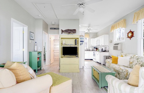 Summer Village Cottage | "Gone Coastal" Cozy 2-bedroom cottage in Summer Village