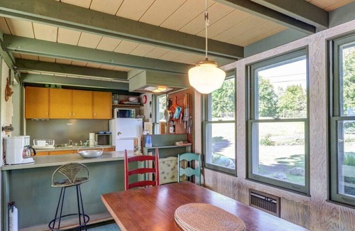 South Hero Cottage | Gone Fishing! Is Pet Friendly!