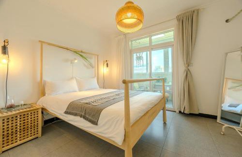 Weiyang Apartment | Gongxi Homestay Bell Tower Big Wild Goose Pagoda Tangcheng Terra Cotta Warriors6 metro away from Xian North Railway Station 3 minutes walk to Line 2 100 inch projection free trial service