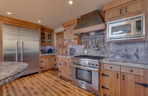 Crystal Bay House | Gonowabie Lodge - Crystal Bay Lakefront - TLUXP