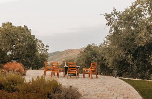 Mariposa House | Good Girl's Peak Paradise with bbq and fire pit