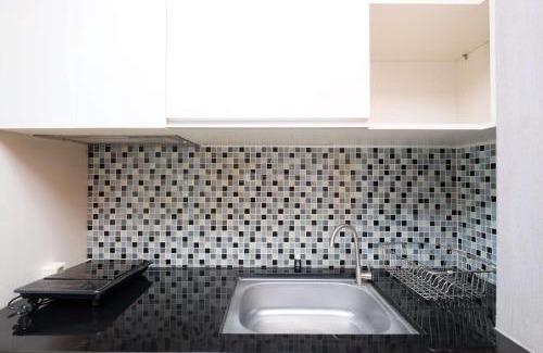 Pondokcina Apartment | Good Location and Cozy Studio Margonda Residence 2 Apartment By Travelio