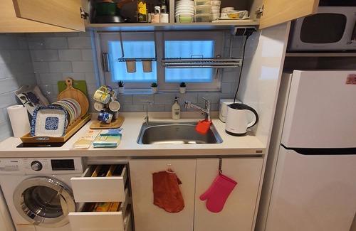 Torimil-tong House | Good Location & Clean house for 6pax [Seoul Times SQ Mall/Yeongdeungpo Station]
