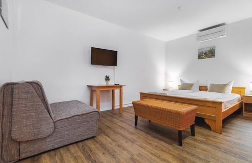 Porec Apartment | Good positioned newly renovated apartment for 3