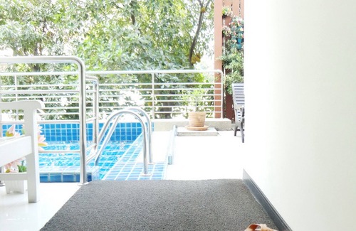 Ekkamai Apartment | Good Time, Happy Time for Friends & Family