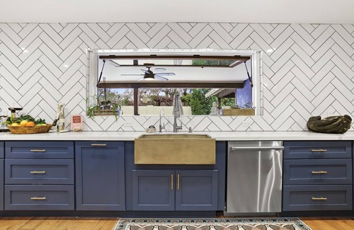 Orange Valley Estates House | Good Vibes meet Luxury at The H - Commercial heater, 3 fireplaces & HEATED POOL