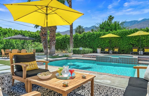 Warm Sands House | Good Vibes Only – Historic Spanish Hacienda with Pool, Spa, Fire Pit & Mountain Views
