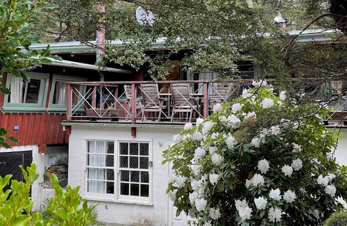Arthur's Pass Ski Chalet | Gorgeous family-sized rustic Holiday Chalet in Arthurs Pass. Tranquil setting!
