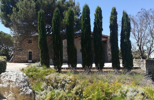 Gordes Apartment | GORDES a stone BASTIDE with swimming pool in the village itself - RESTANQUE 3