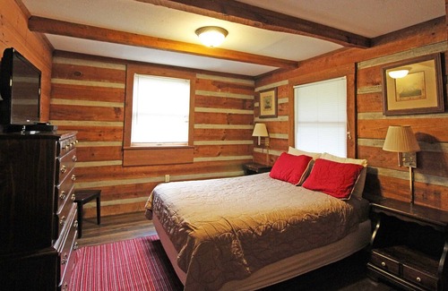 Bryson City House | Gorge-ous View Cabin