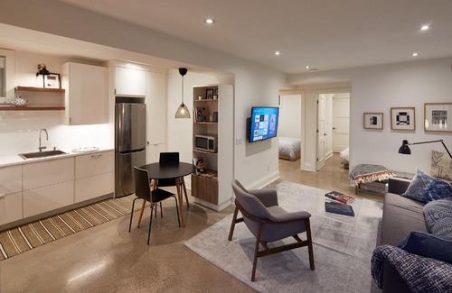 Roncesvalles Village Apartment | Gorgeous 100 5-Star Reviews Close to Everything