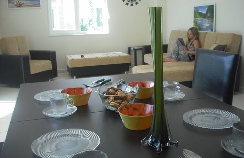 Kemer Mahallesi Apartment | Gorgeous 2 Bed Private Ground Floor Home