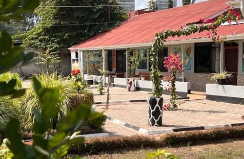 Mabibe Apartment | Gorgeous 2 bedroom guest house with free Parking
