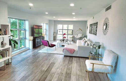 Inner Harbor Condo | Gorgeous 2-bedroom condo with tons of amenities Baltimore Harbor