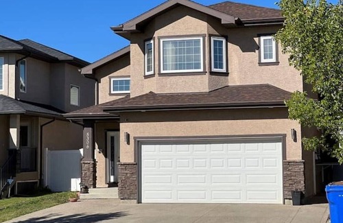 Regina Apartment | Gorgeous 2 Bedroom Suite Close to Airport in Regina