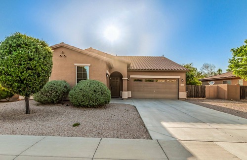 Seville House | Gorgeous 3/2 Corner Lot with Firepit and Grassy Yard!