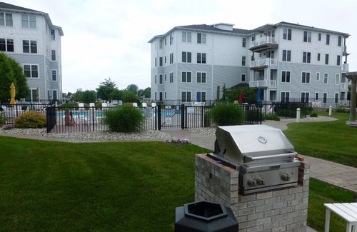 Ludington Condo | Gorgeous 3 Bedroom, 2 Bath Condo in Downtown Ludington near Marina and Beach!