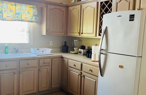 Saint John Parish House | Gorgeous 3-bedroom house with WiFi in Cedar Valley Springs, next to Golf Course