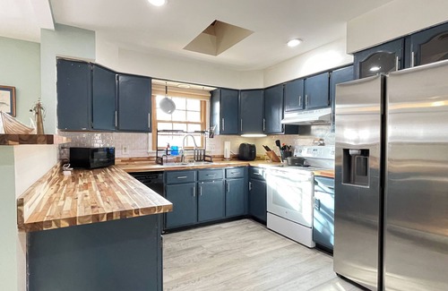 Staunton House | Gorgeous 3-bedroom house with Fenced Yard in charming Staunton