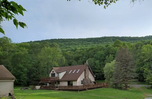 Arkville Ski Chalet | Gorgeous 3 bedroom minutes from Belleayre