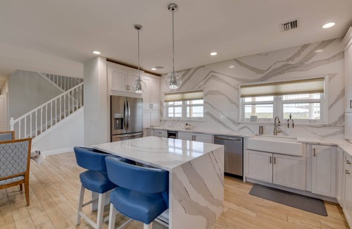 Ramrod Key House | Gorgeous 4 bedroom 5 bath pool home with excellent boating