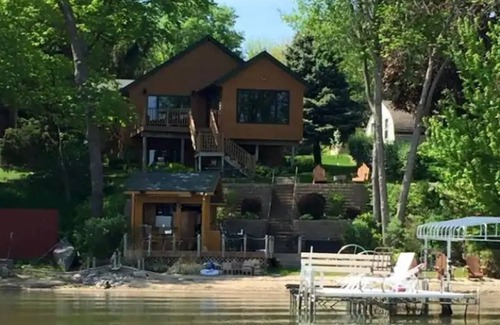 Madison Lake House | Gorgeous 4 BR lake home with beachside cabana!