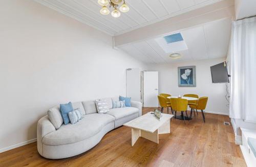 Mount Eden House | Gorgeous 4BR Mt Eden Retreat by Zodiak Stays